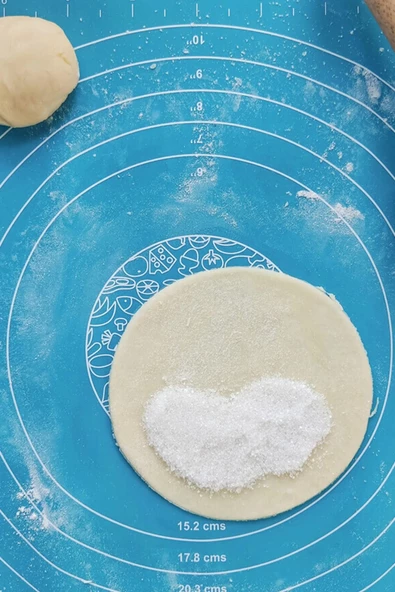 Silikon Hamur Açma Matı Ölçekli Hamur Açma Altlığı 2 li Set Kare ve Yuvarlak - 9