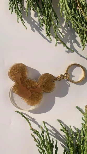 Şeffaf Epoksi İçinde Gold Renk Süs Gold Aksesuarlı Mickey Mouse Anahtarlık El Yapımı Hediyelik