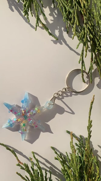 Transparan Mavi Yıldız Süslemeli Gümüş Aksesuarlı Kar Tanesi Epoksi Anahtarlık El yapımı Hediyelik - Resim 3