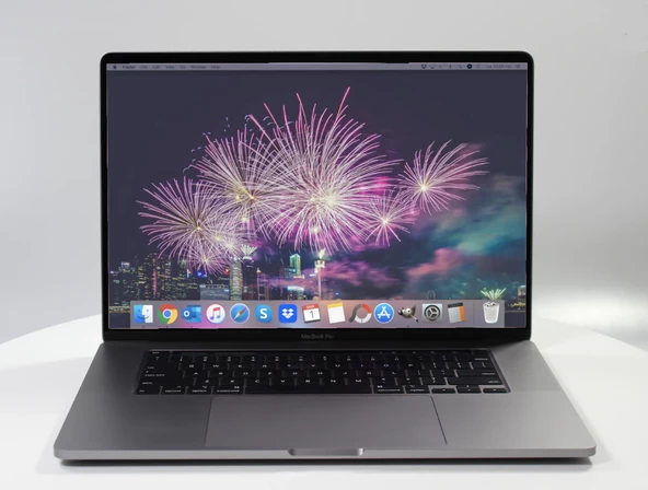 APPLE A2141 MACBOOK PRO 16 2019 İ7 16GB RAM 512GB SSD 4GB GPU - SIFIR AYARINDA