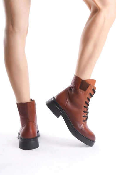 Kadın Hakiki Deri Kalın Taban Yanı Lastik Detaylı Fermuarlı Bağcıklı Günlük Kısa Bot - Resim 3