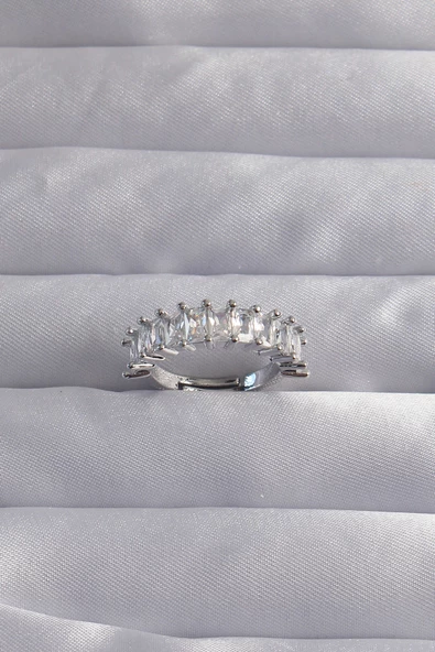 Pirinç Ayarlamalı Gümüş Renk Baget Taşlı Su Yolu Yüzük - TJ-BYK3286 ürün görseli