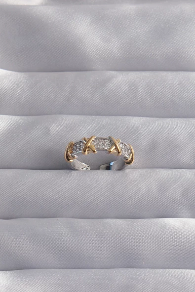 Pirinç Ayarlamalı Gümüş Renk Zirkon Taşlı XOXO Model Yüzük - TJ-BYK3284 ürün görseli