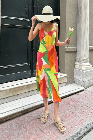 Doğal Viskon Askılı Göğüs Büzgülü Desenli Yeşil Elbise - Resim 5