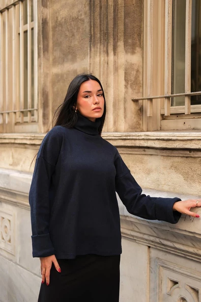 Kol Detaylı Balıkcı Yaka Boğazlı Lacivert Bluz - 5