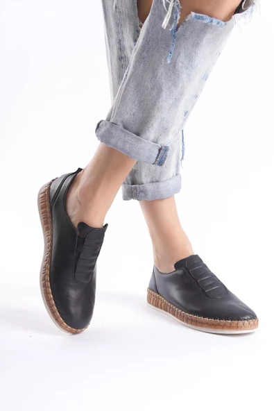 Kadın Hakiki Deri Lastik Detaylı Babet Tam Kalıp Düz Taban Slip-On Rahat Günlük Ayakkabı - Resim 9