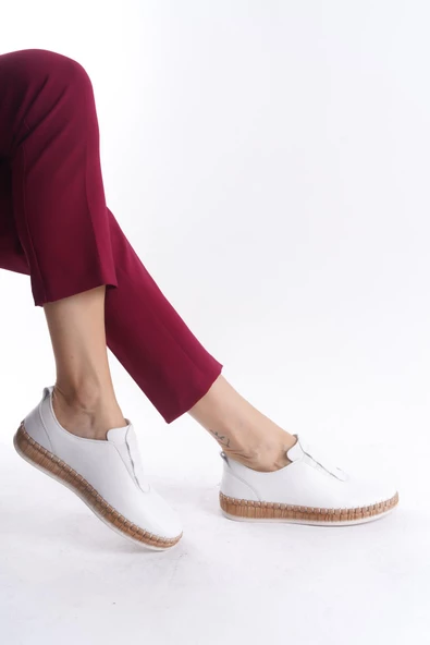 Kadın Hakiki Deri Lastik Detaylı Babet Tam Kalıp Düz Taban Slip-On Rahat Günlük Ayakkabı - Resim 3