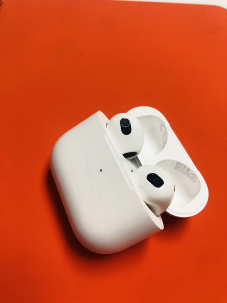 Apple AirPods 3. Nesil ve MagSafe Şarj Kutusu MME73TU/A - Teşhir - 4