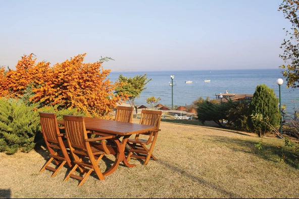 Muğla Side Ahşap Bahçe Takımı: 80x180 Uzayan Masa + 4 Katlanır Sandalye - 2