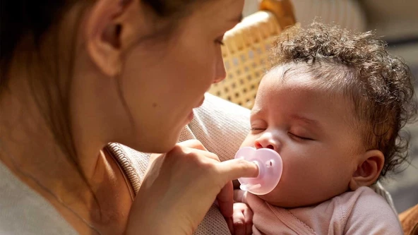 Philips Avent Soothie Ortodontik Saklama Kutulu 2li Emzik 0-6 Ay - Kız - 10