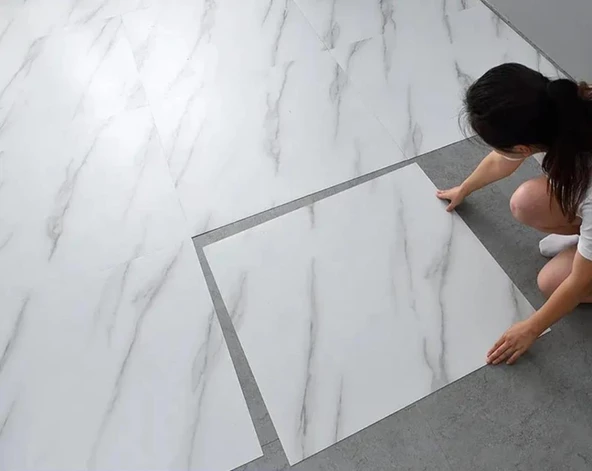 Renkli Duvarlar Kendinden Yapışkanlı Yer Zemin ve Duvar Kaplama Paneli Arkası Kauçuklu 60X60cm Floor Pvc Panel 6216 - 7