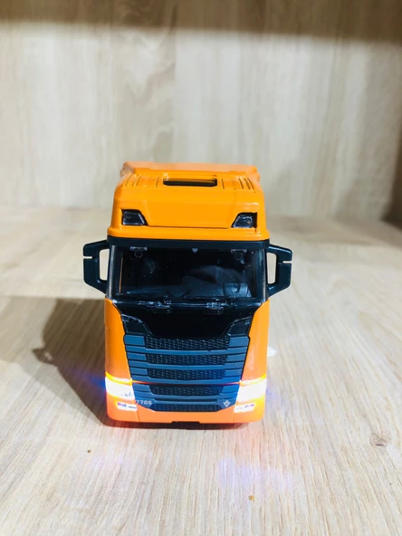 Sesli Işıklı Ölçekli 1/43 Dorsesiz Tır Kafası Açılabilir Kupalı Sarı