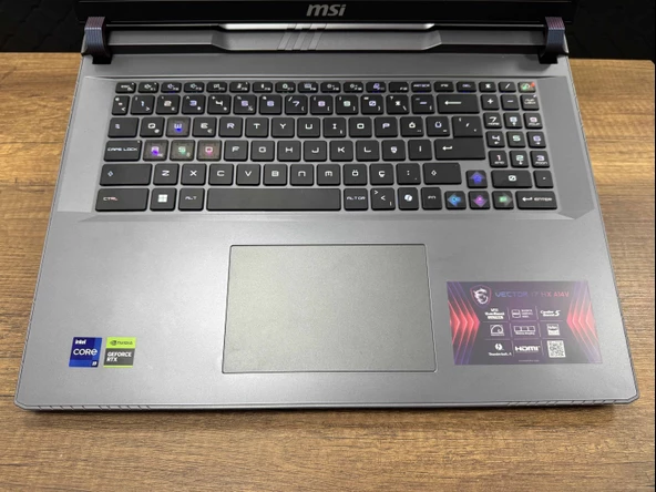 MSI Vector 17 HX A14VIG-879XTR Intel Core i9 14900HX 32GB RAM 2TB SSD RTX4090 17" QHD+ 240Hz (İKİNCİ EL) - Resim 2