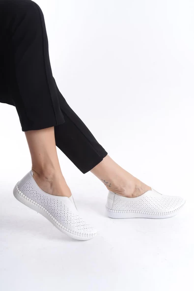 Kadın Hakiki Deri Günlük Babet Önü Lastik Detaylı Delikli Rahat Taban Günlük Ayakkabı - Resim 3