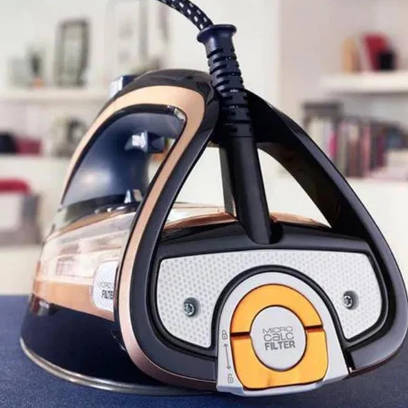 Tefal Ultimate Pure Dayanıklı Kireç Avcısı Buharlı Ütü Lacivert-Siyah Renk FV9848 - 4