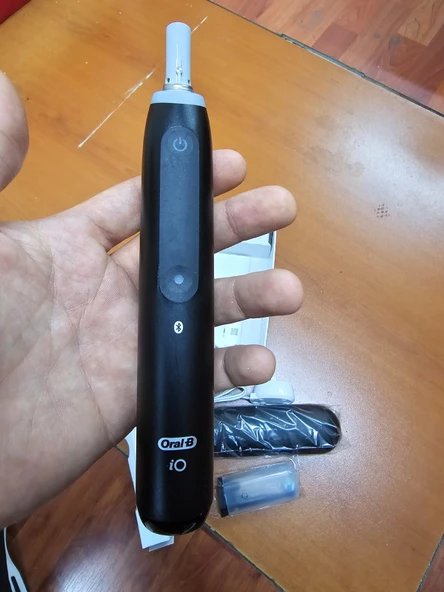(OUTLET) Oral-B iO 5 Şarjlı Diş Fırçası - Mat Siyah - 4