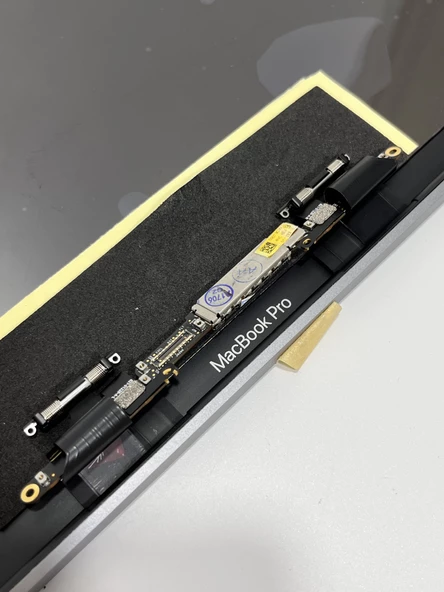 Apple Macbook Pro A1706 LCD Ekran ve Kasa - 6