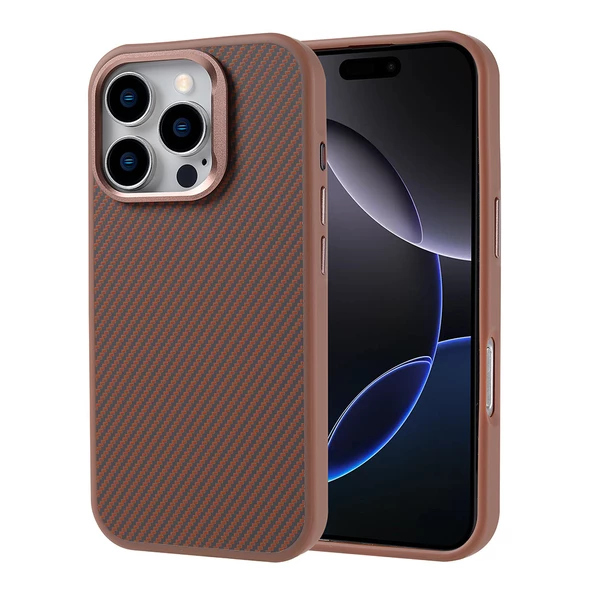 iPhone 16 Pro Max Kılıf Magsafe Şarj Özellikli Karbon Fiber Görünümlü Troy Kapak - Resim 4