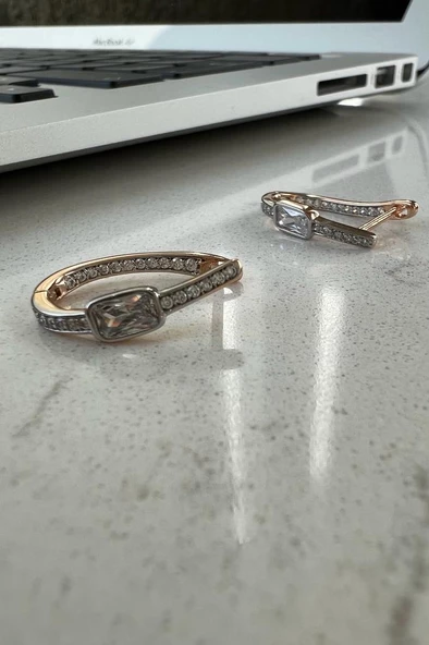 Asimetrik oval küpe ürün görseli 1