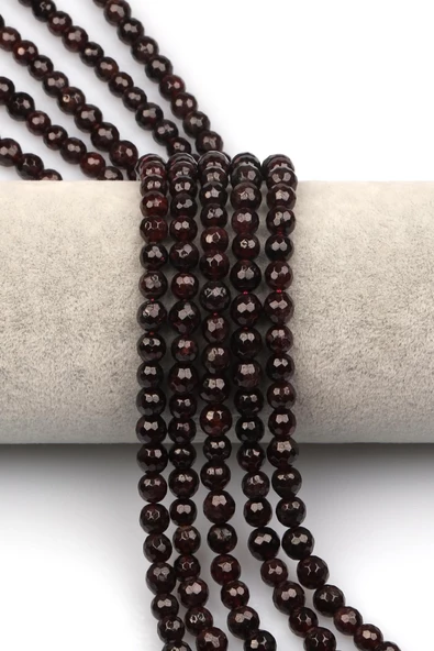 Garnet Doğaltaş Dizi 6 mm Fasetli Küre Kesim