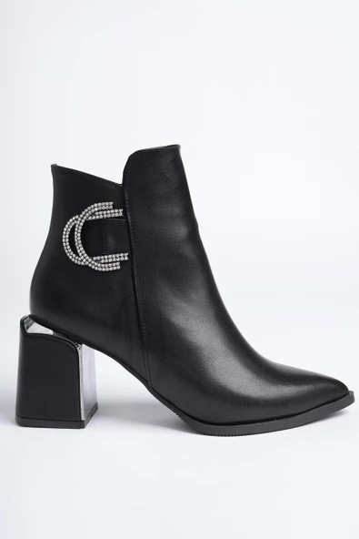 Muggo QADRA Garantili Sivri Burun Kalın Topuklu Toka Detaylı Fermuarlı Kadın Bot - 2