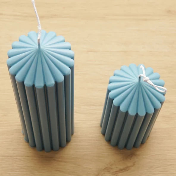 Poli Karbon Sert Plastik  Mum Kalıbı Dik Çizgili Kule Şekilli 22,2 CM - 2