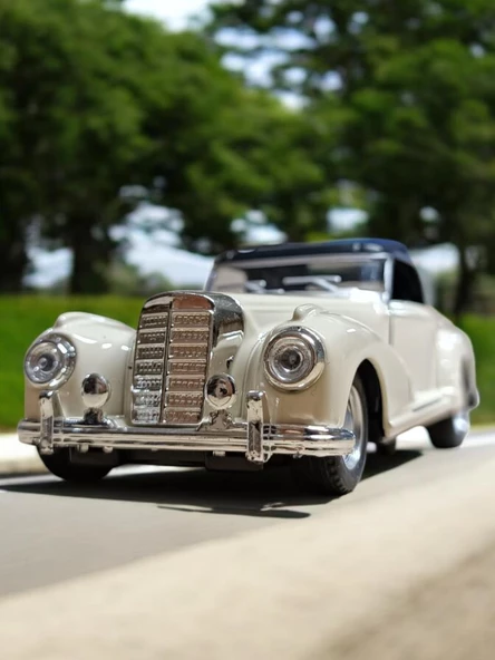 Nostaljik Klasik Metal Çek Bırak Araba Beyaz Kapılar Açılır ( 1/36 Ölçek ) Mod:2