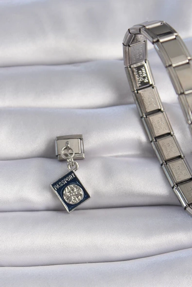 MuI MuI 316L Çelik Gümüş Renk Sallantı Passport Figür Nomination Charm - Resim 2