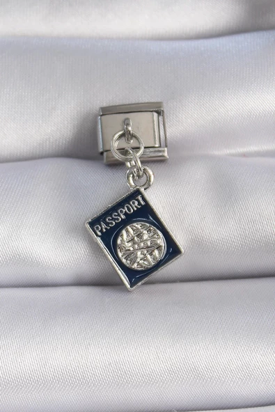 MuI MuI 316L Çelik Gümüş Renk Sallantı Passport Figür Nomination Charm ürün görseli 1