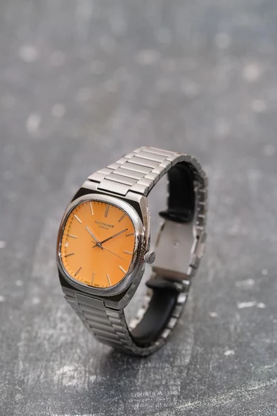 Lee Cooper LC07938.340 Retro Tasarım Kare Kadranlu 5 ATM Suya Dayanıklı Farklı Renk Seçenekli Erkek Kol Saati