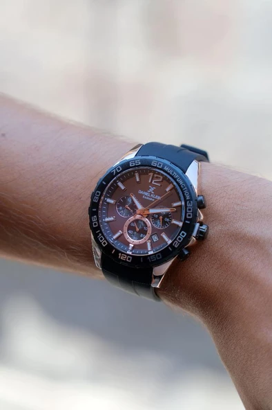 Daniel Klein DKE.1.13742-6 Exclusive Tüm Fonksiyonlar Aktif Silikon Kordonlu Farklı Renk Seçenekli Çelik Kaplama Erkek Kol Saati(Siyah-Bakır) - Resim 4