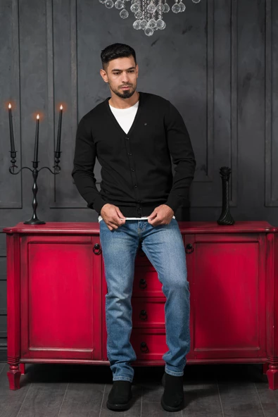 Regular Fit V Yaka Düğmeli Pamuklu Basic Erkek Hırka - 4