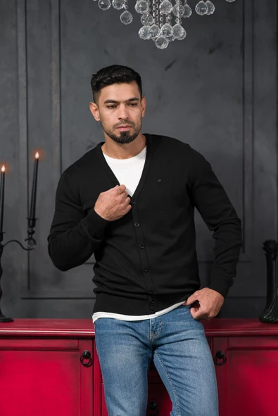 Regular Fit V Yaka Düğmeli Pamuklu Basic Erkek Hırka