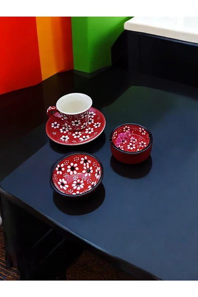 sharp&art  El Işlemesi, Papatya Desenli Kahve Fincanı, Küllük Ve Lokum Kasesi,6 Farklı Renk Seçeneği