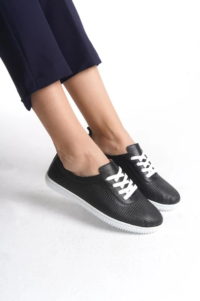 Kadın Hakiki Deri Delik Detaylı Hafif Tırtık Taban Bağcıklı Kadın Günlük Rahat Ayakkabı - Resim 2