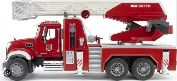 Bruder BR02821 Mack Granite İtfaiye Aracı - 3