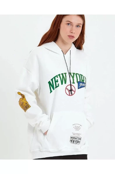 Kadın Baskılı Kapüşonlu Sweatshirt - Beyaz - 2