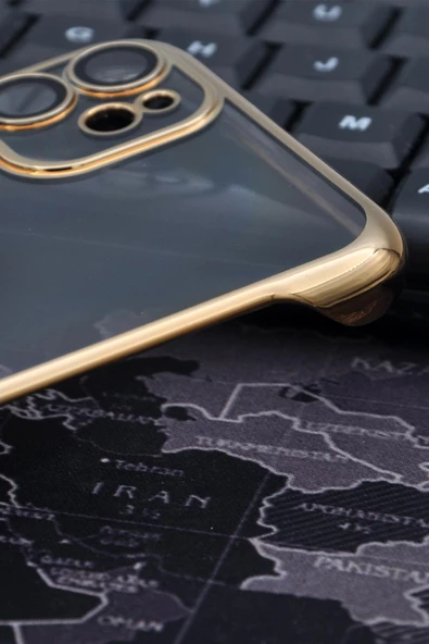 iPhone 11 Uyumlu Altın Sarı Gold Renkli İnce Kenarlı Şeffaf Sert Kapak Kılıf - Resim 3
