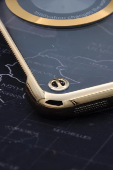 iPhone 11 Uyumlu Altın Sarı Gold Renkli İnce Kenarlı Şeffaf Sert Kapak Kılıf - Resim 4