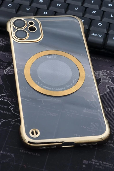 iPhone 11 Uyumlu Altın Sarı Gold Renkli İnce Kenarlı Şeffaf Sert Kapak Kılıf ürün görseli
