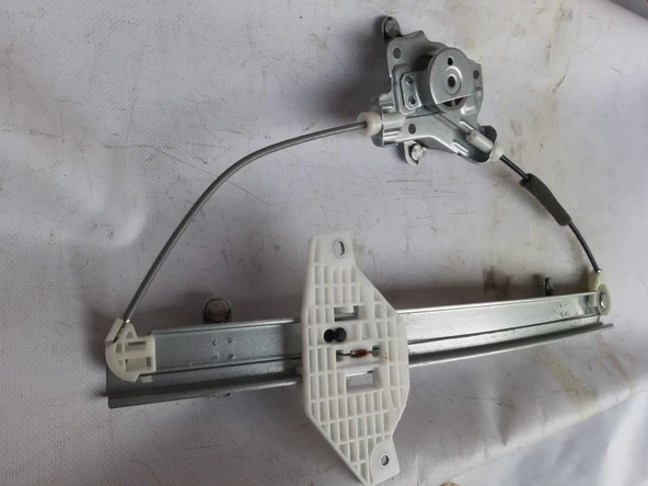 Hyundai Accent Admair Milenyum 2000-2006 Ön kapı Cam Krikosu Sol elektrikli ve motor hariç şöför tarafı Orjinal Marka Orjinal Parça 82403-25010 - 6