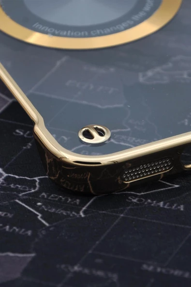 iPhone 14 Pro Max Uyumlu Altın Sarı Gold Renkli İnce Kenarlı Şeffaf Sert Kapak Kılıf - Resim 4
