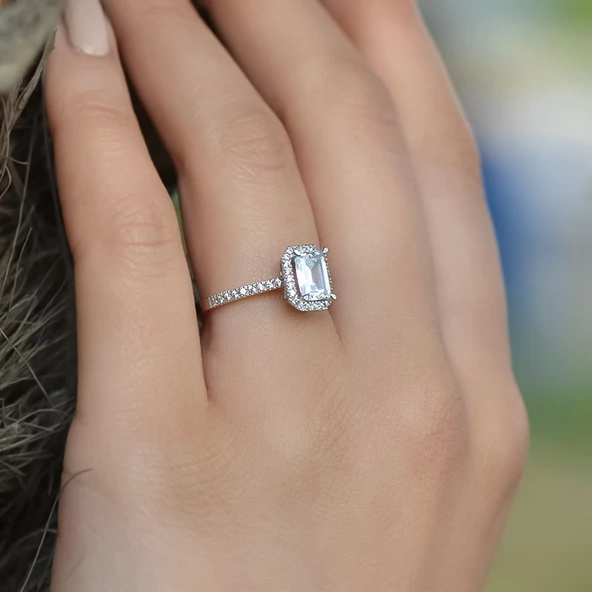 14k Taşlı Baget Yüzük