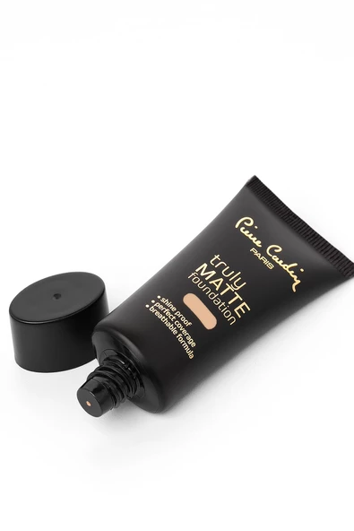 Pierre Cardin Truly Matte Fondöten - Light - 2