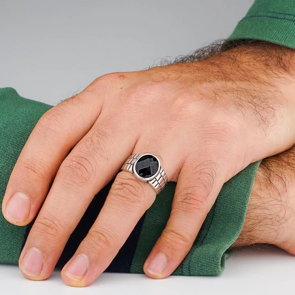 Saat Kordon Tasarımlı Yuvarlak Siyah Zirkon Taşlı Gümüş Erkek Yüzük - Resim 2