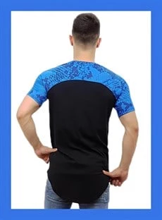 Omuz Mavi Detaylı Siyah T-Shirt - Resim 4