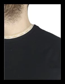 Yaka Detaylı Siyah T-shirt - 2