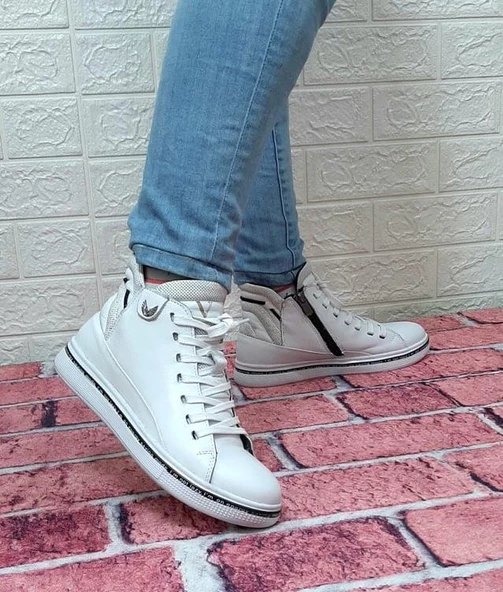 Voyager 8498 Beyaz Renk Hakiki Deri Kaymaz Taban Fermuarlı Bağacaklı Bot - Resim 4