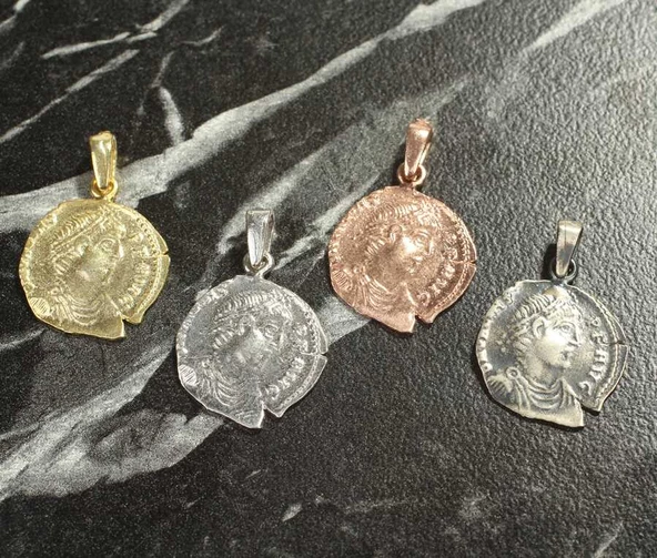 925 Ayar Gümüş Sezar Kolye Ucu ürün görseli