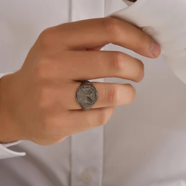 925 Ayar Gümüş Çarpı Kılıç Motifli Erkek Yüzüğü ürün görseli 1